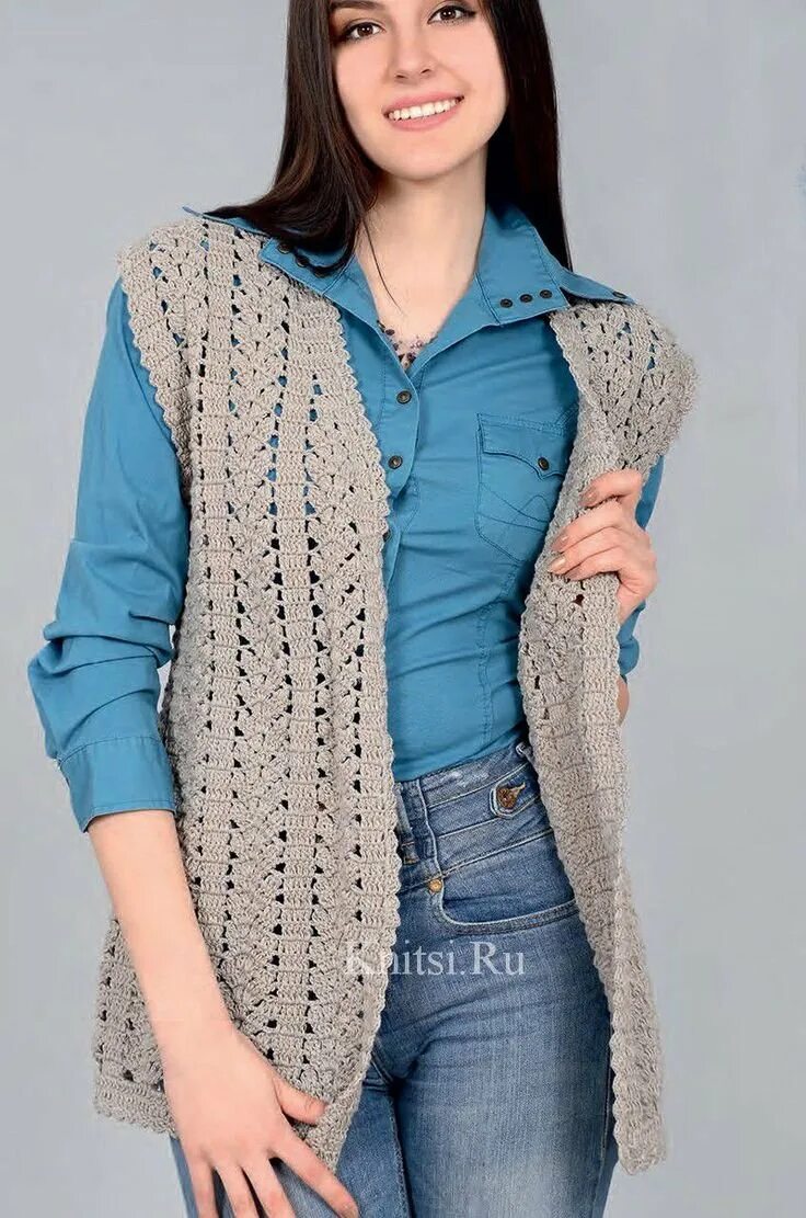 Вязаная жилетка. Жилет вязаный женский. Связать жилетку женскую для начинающих. Связать жилетку женскую для начинающих. Жилет крючком для женщин.