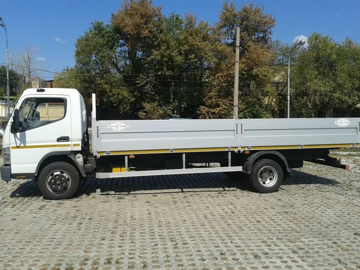 Mitsubishi бортовой. как выглядит митсубиси бортовой. митсубиси кантер 4. митсубиси кантер 3 тонник. Mitsubishi бортовой.