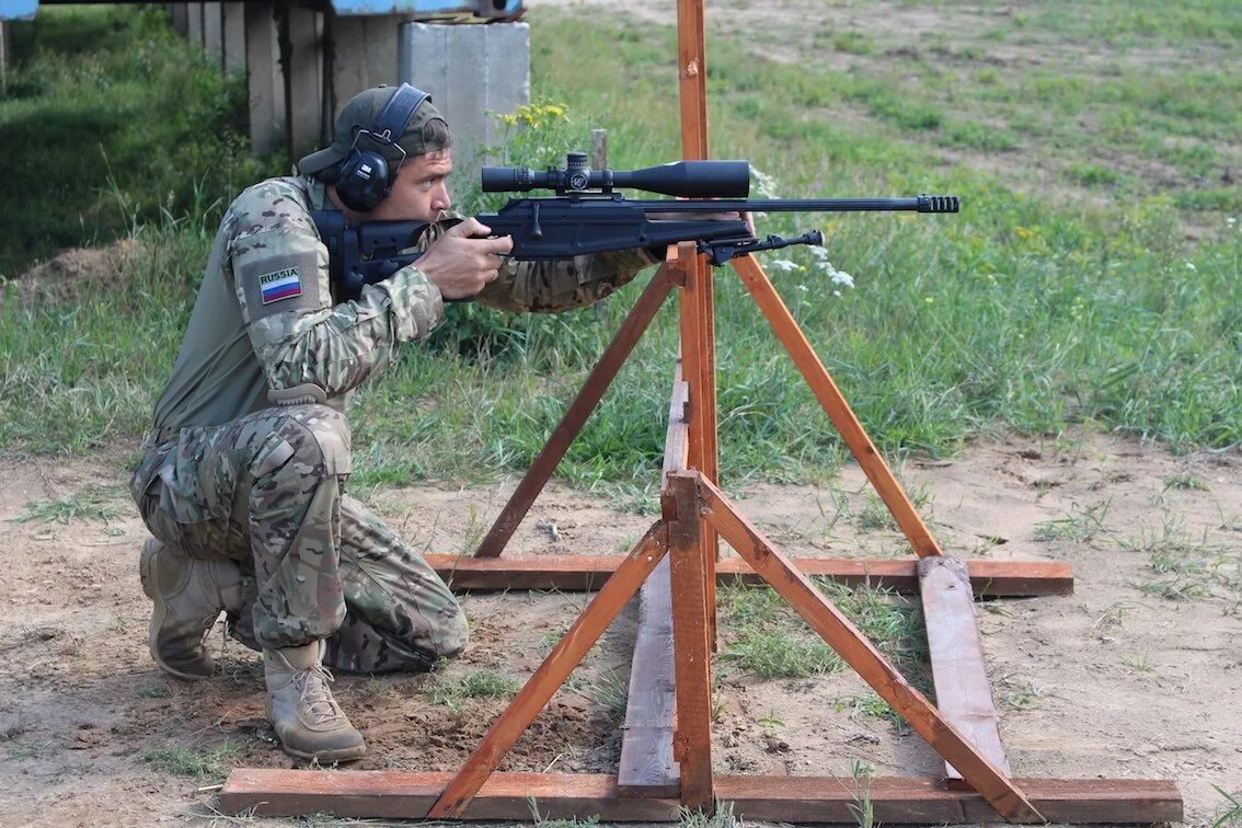 Снайпер баррет 50. Снайперская винтовка лобаева dxl-3 возмездие. Высокоточные винтовки "bespoke gun". Винтовка барретт стрельба. М24 снайперская винтовка стрельба.