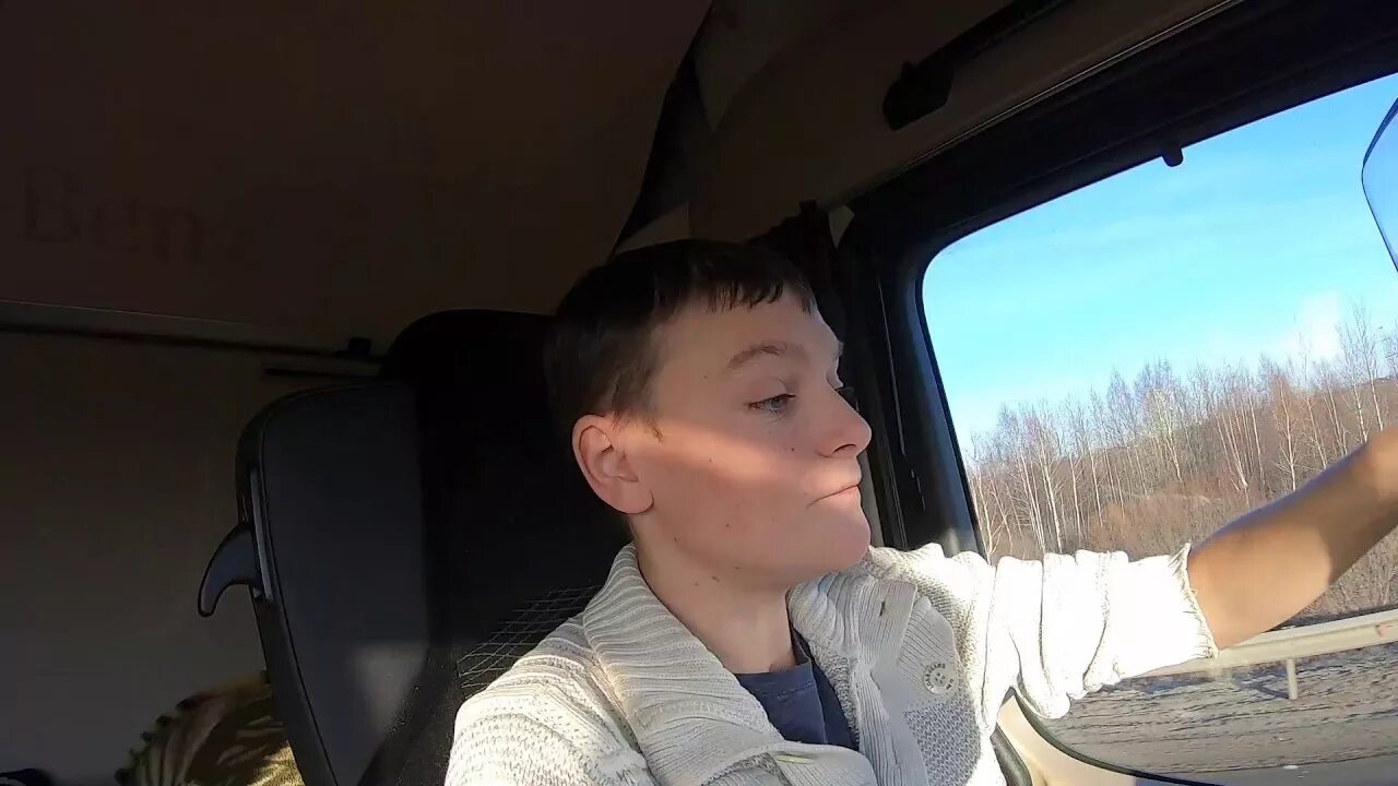Диман дальнобой ютуб новое. Диман дальнобойщик. дима дальнобой женщина. дальнобойщик закурдаев диман. фото диман дальнобой.