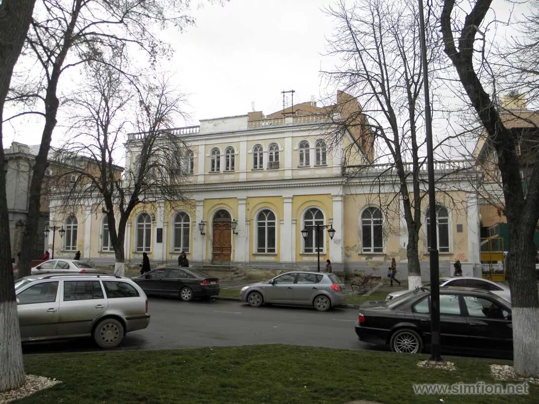 Дом дворянского собрания Симферополь. Симферополь ул Горького 10. Дворянское собрание улица Горького, 10 Крым. Ул Горького 10 дом дворянского собрания. Ул горького 10а