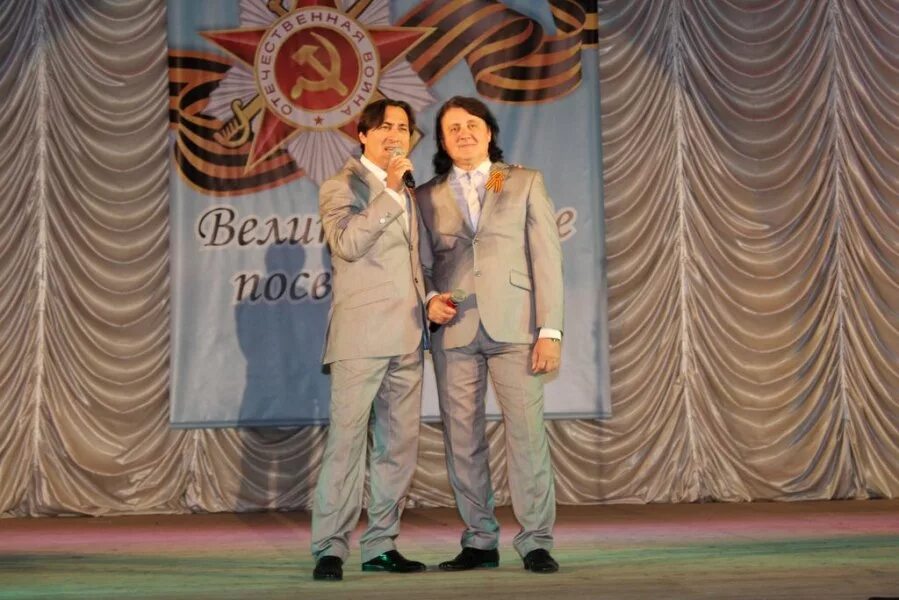 Выступление братьев