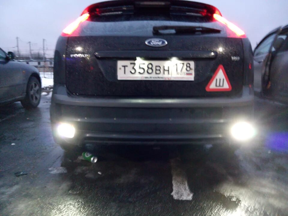 Ford focus 2 универсал задние лампы. Лампа заднего хода форд фокус 2 2008 года. Фф2 рестайлинг хэтчбек задний ход. Фф2 задний ход. Лампы заднего хода форд фокус 2 седан.