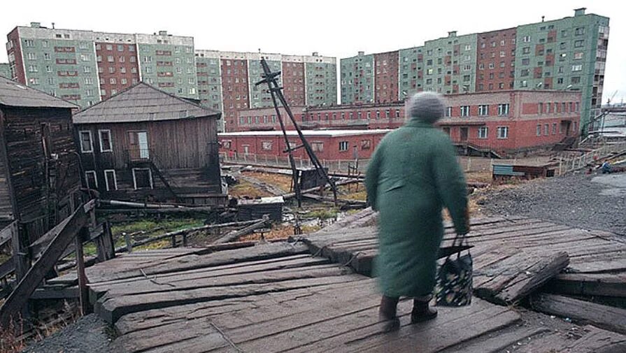 Тольятти девятиэтажки. Тольятти грязь. Самара самый бедный город. Тольятти самый бедный город. Тольятти самый бедный город.