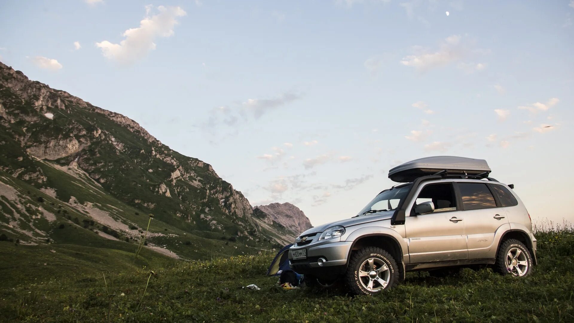 Нива горно алтайске. Chevrolet Niva. Шевроле Нива Горная. Нива Шевроле 2018. Шеви Нива для путешествий.