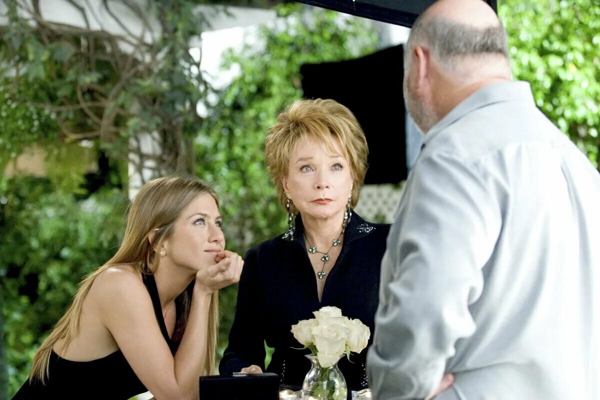 Ширли маклейн и дженнифер энистон. Ходят слухи фильм 2005. Ходят слухи 2005. Ходят слухи. Ходят слухи фильм 2005.