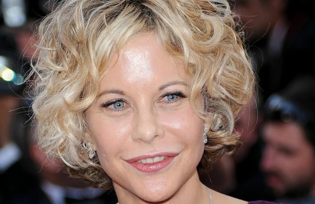 Charlize Theron Curly bob hairstyles, Short curly hair, Medium curly hair styles