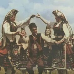 Бре петрунько. Хор петрунько. bre&#039; petrunko koutev bulgarian national ensemble. бре петрунько мори малай мо.