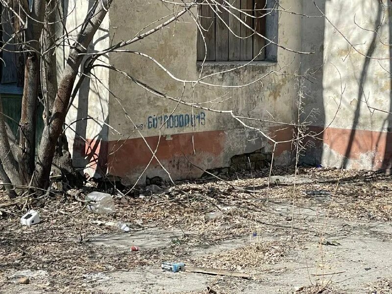 Станция челновая. Ангарский коррупционер. Ангарский коррупционер. Брусчатка на остановке. П.