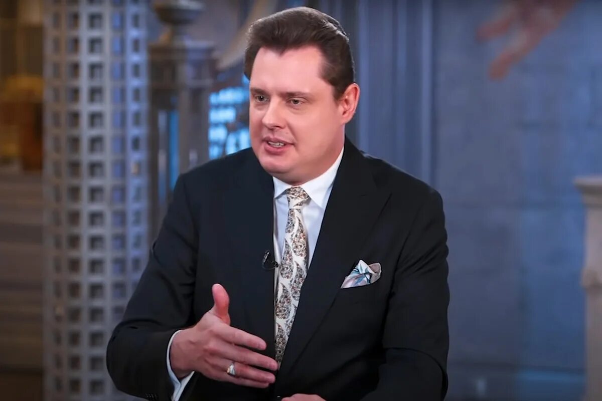 Понасенков спорт. Евгений панасенко мем. Маэстро понасенков. Историк евгений понасенков. Понасенков признан иноагентом?.