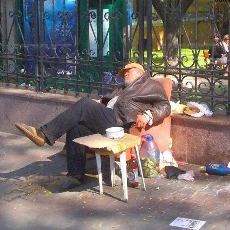 Алкаши в питере. Алкаши в питере