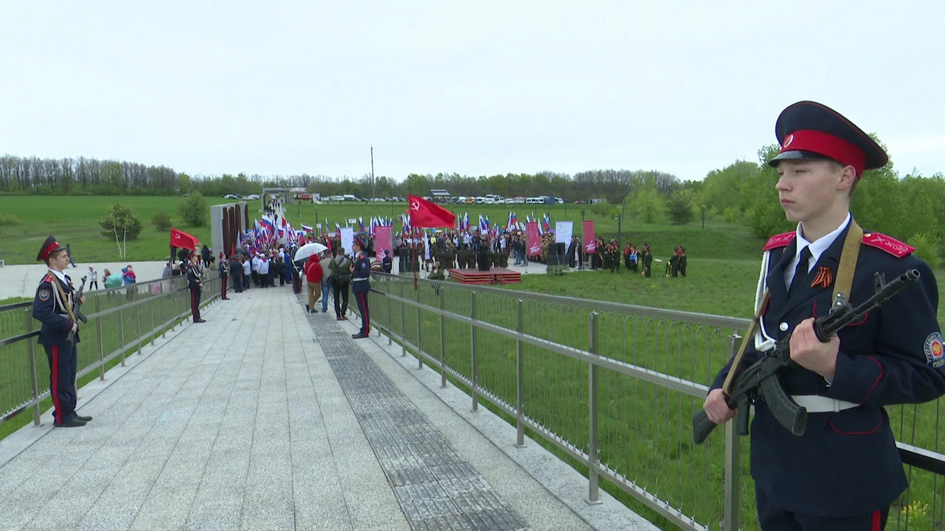 Воронежские новости выпуск сегодня. Осетровский плацдарм Воронежская область реконструкция. Осетровский плацдарм Воронежская область экскурсия. Песенный марш на героической земле. Осетровский плацдарм Верхнемамонский район Воронежская область.