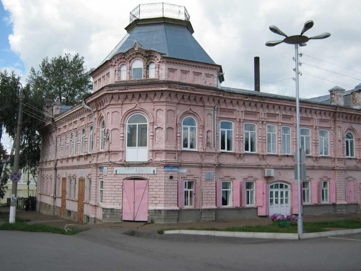 Башкортостан бирск работа. Дом купца чиркова бирск. дом купчихи бирск. дом купца мотыгина бирск. дом купца белова бирск.
