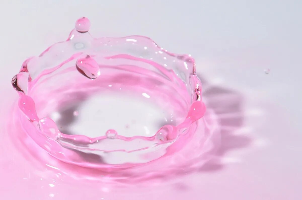 Розовая вода. Розовая капля. Розовые капли. Розовые капли воды