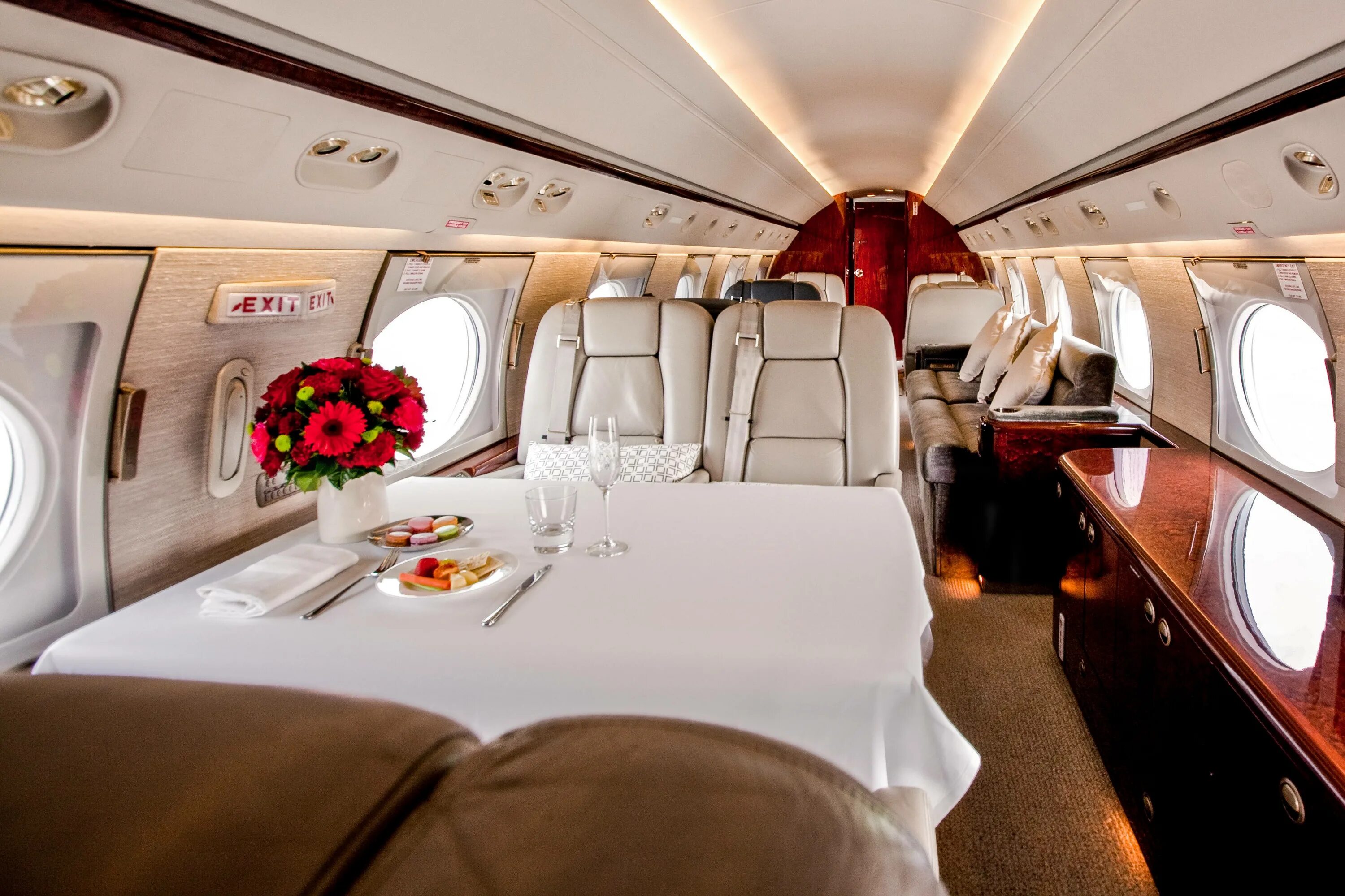 Airbus a330-300 malaysia airlines business class. Бизнес класс на мальдивы. Бизнес класс аэрофлот. Туалет в бизнес джете. Бизнес класс на мальдивы.