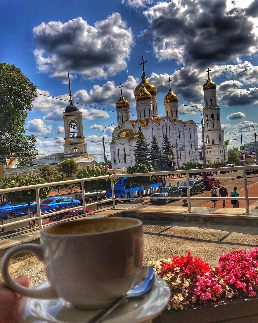 Доброе утро москва. Летнее утро в городе. Утренний город. Доброе утро город. Утренний красивый город.