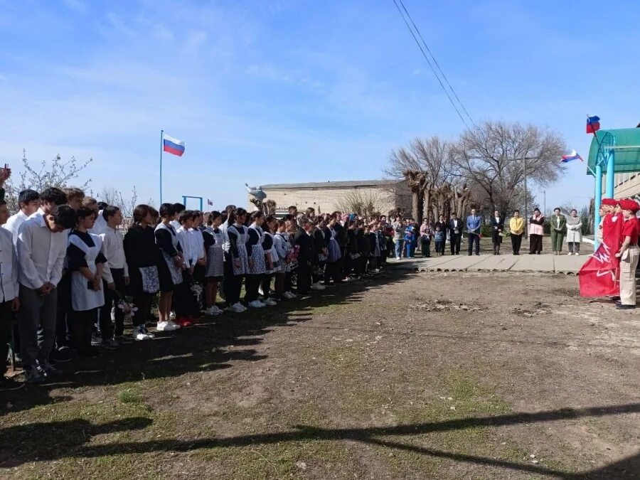 Апрель новоузенск. Новоузенский район Саратовская область. Прокуратура Новоузенского района Саратовской области. Имам Новоузенского района Саратовской области. Куриловка Новоузенский район Саратовская.