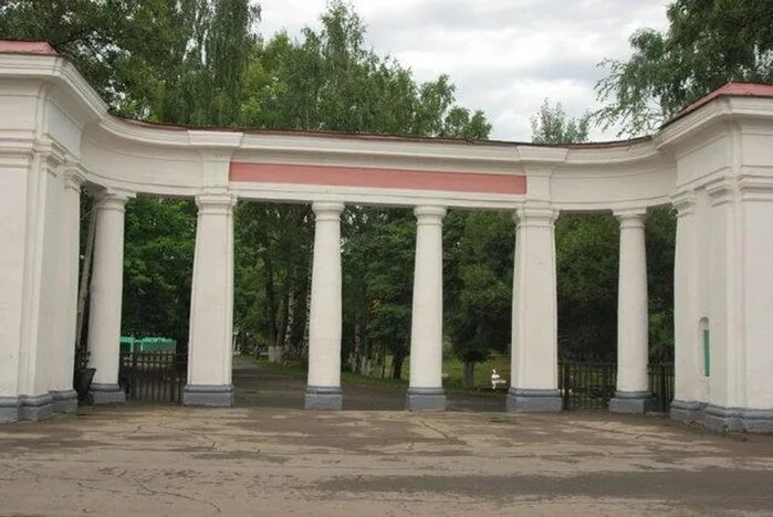 Парк ветеранов вологда фото. Парк культуры вологда. Парк культуры вологда. Парк культуры вологда. Парк победы вологда техника.