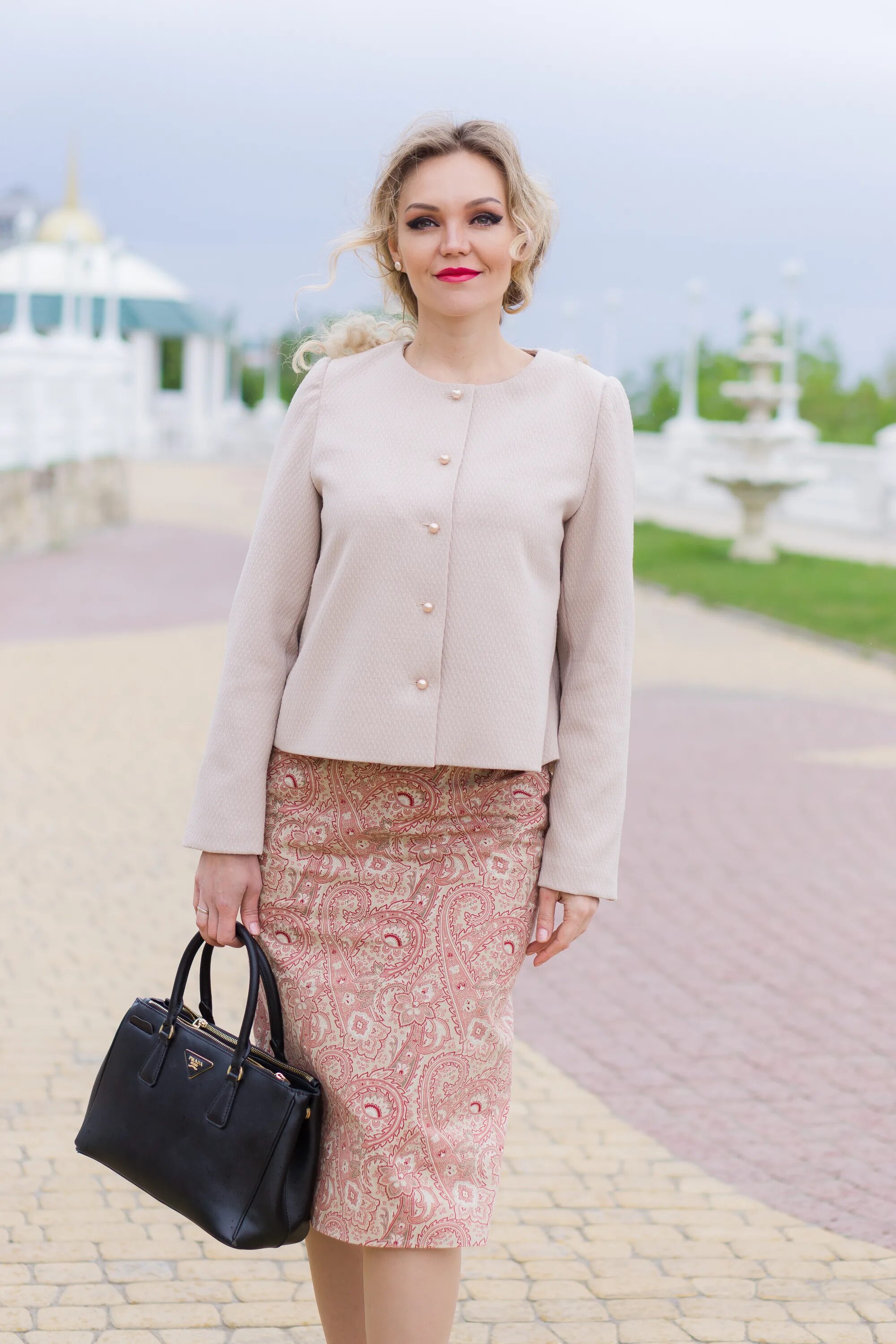 коко шанель на подиуме. жилет шанель 2021. юбка коко шанель. стиль коко шанель 2021. костюм лав репаблик.