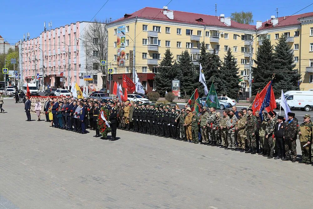 Брянск администрация на площади Партизан. Фотографии военного Брянска. Открытие вахты памяти. Новости брянской области о войне брянска последние