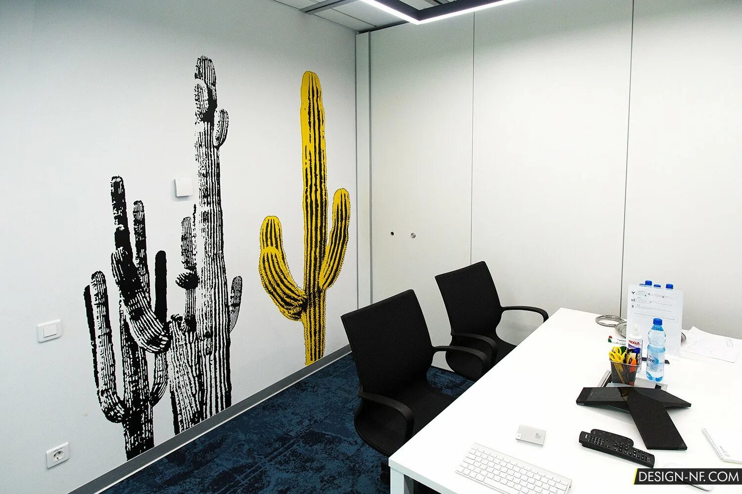 Офис тинькофф нижний. Роспись стен в офисе. Графика на стенах в офисе. Креативная стена в офисе. Графика на стенах в интерьере офиса.
