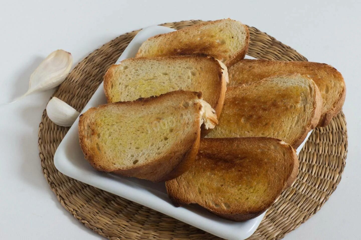 Хлеб чесночный в духовке в домашних условиях