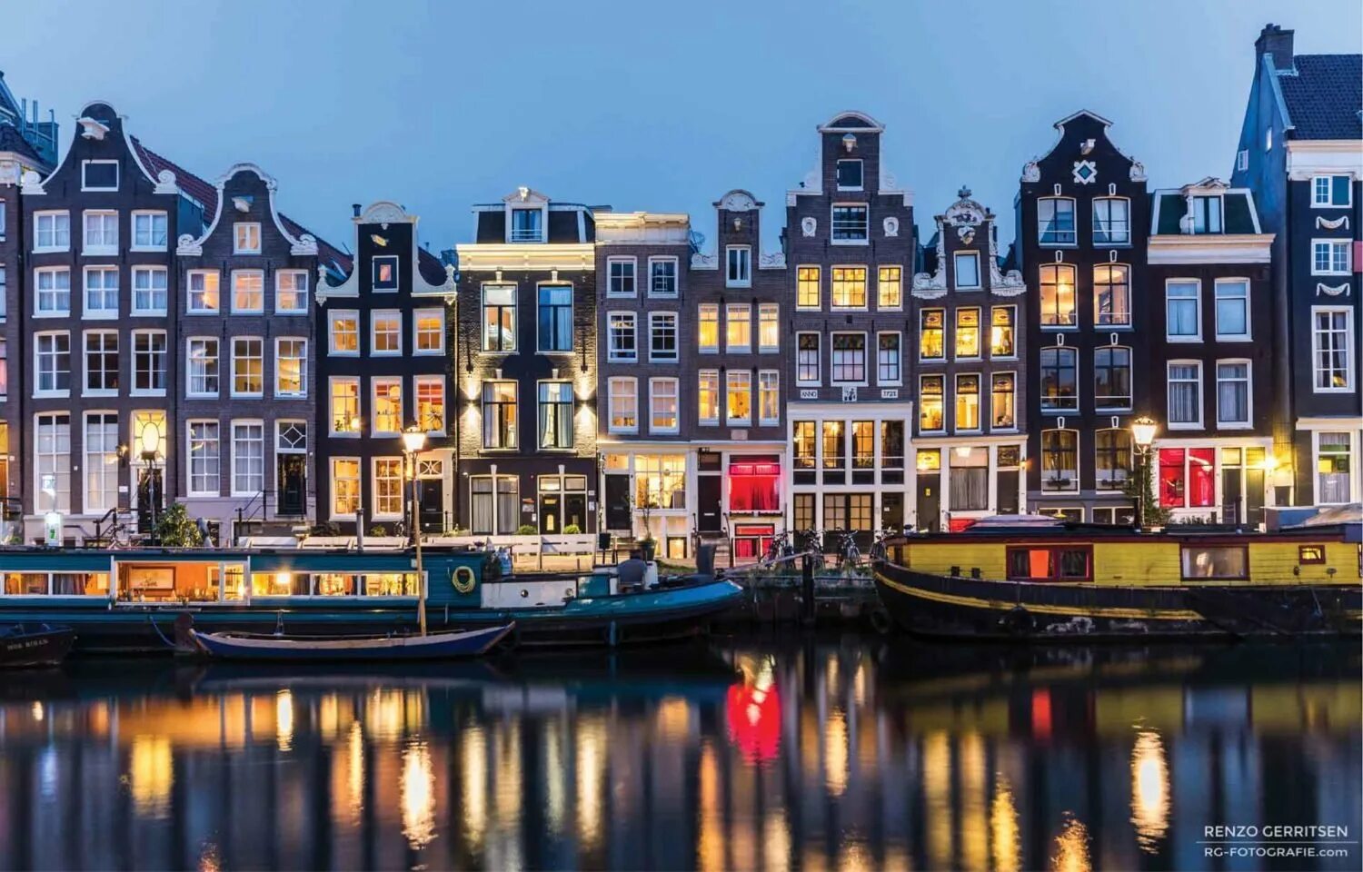 Амстердам время. Королевство Нидерланды Амстердам. Администрация города Амстердам. Меер Амстердам. Амстердам архитектура центр.