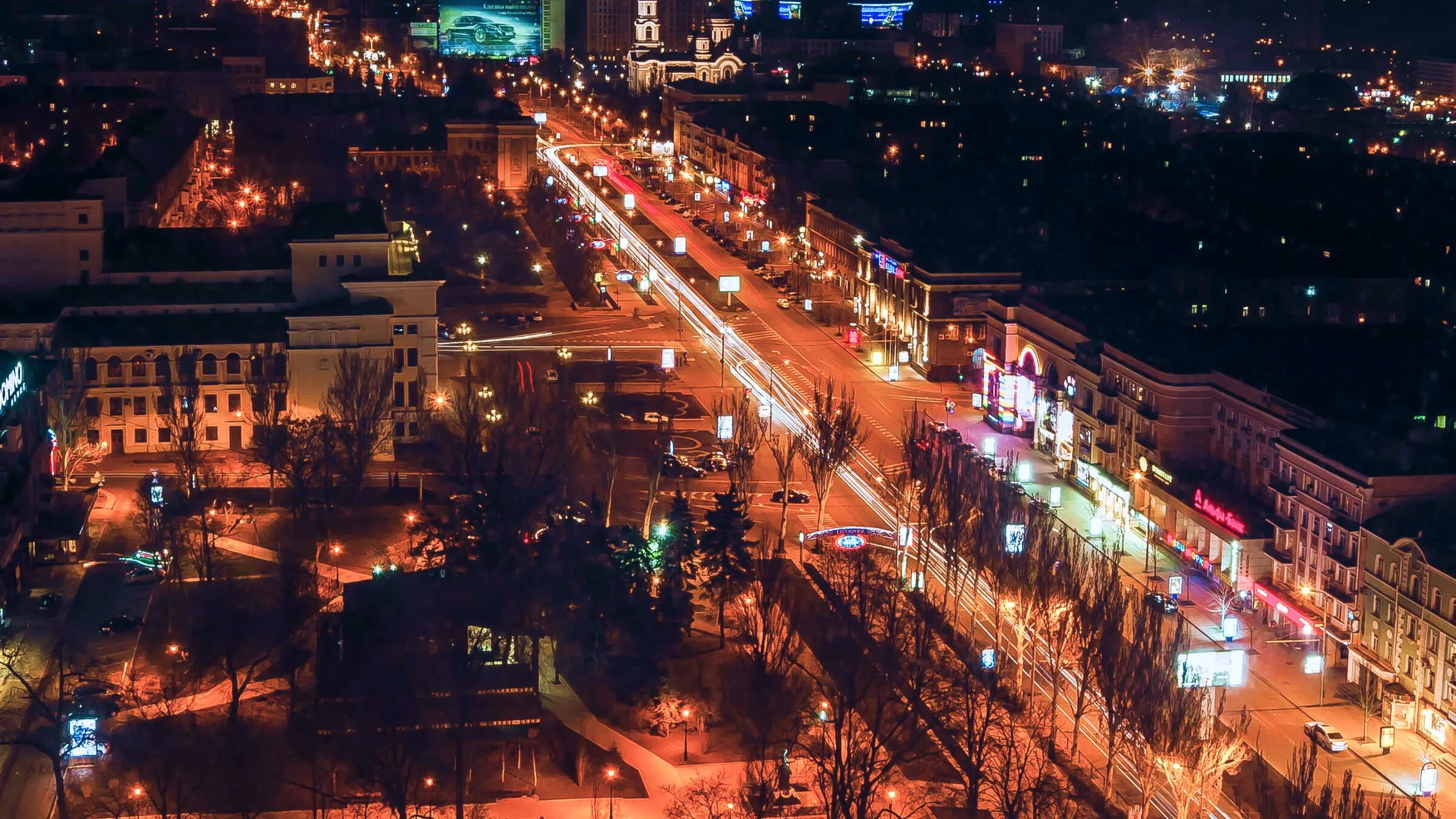 Фото улиц донецка. Донецк Главная улица. Улица Артема в центре Донецка. Донецк Центральная улица. Донецк улица Артема ночью.