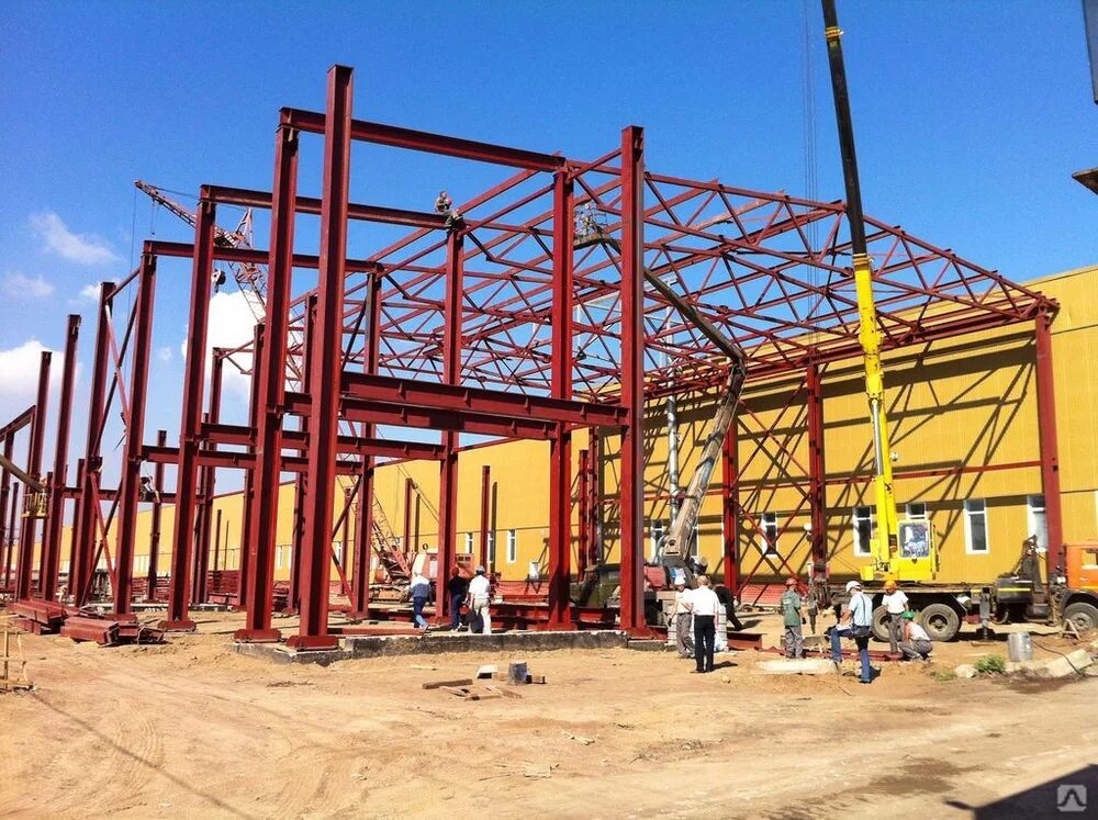 Стройка металлоконструкции. Монтажные сооружения. Стройка металлоконструкции. Монтажник металлоконструкций. Монтаж металлоконструкций на высоте.