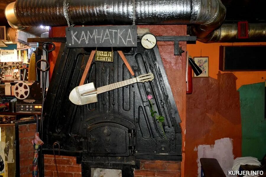 Кочегарка отзывы. Клуб-музей котельная камчатка санкт-петербург. Омск ресторан кочегарка лермонтова. Музей кочегарка цой- питере. Музей виктора цоя в санкт-петербурге камчатка.