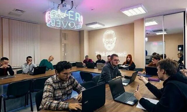 Оверван. It курсы. Оверван. Оверван. Вручение международных it-сертификатов.