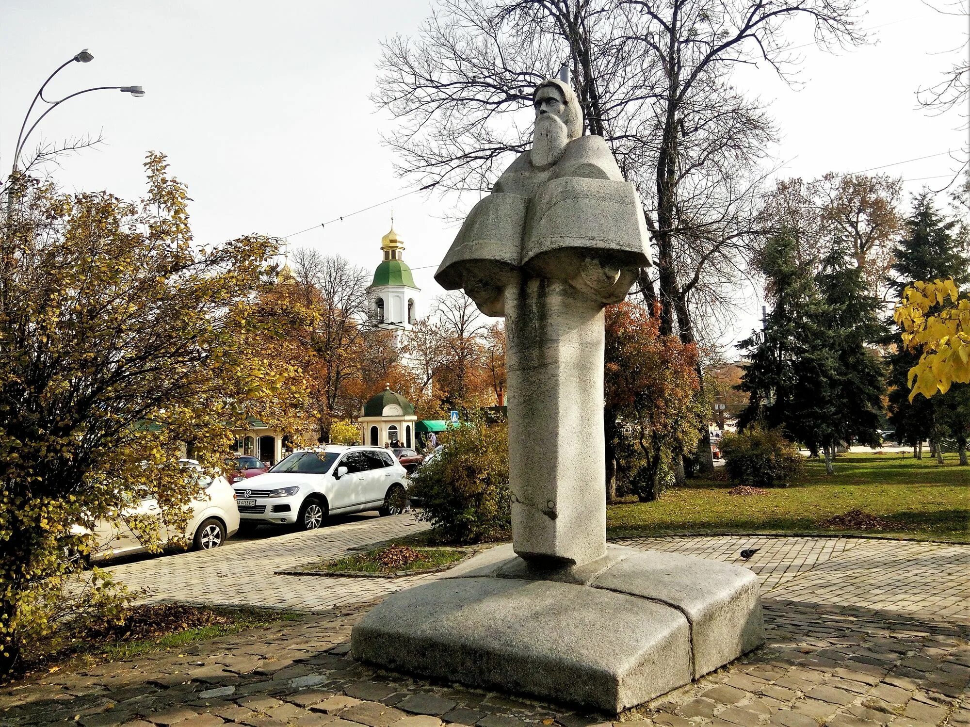 Новый летописец памятник. Памятник Нестору летописцу в Киеве. Памятник Нестору Антокольский. Памятник Нестору летописцу в Москве. Памятник Нестору летописцу во Владимире.