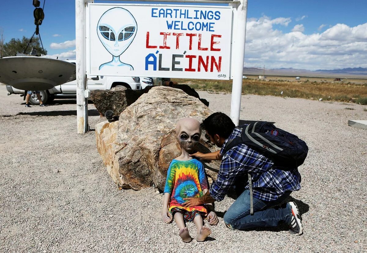 Зона 51 (секретная военная база). Секретная база сша зона 51. Секретная база сша зона 51. Сша зона 51 со спутника сейчас. Зона 51 военная база сша.