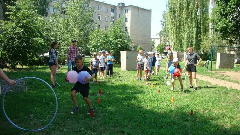 Веселые старты в лагере. Спортивный праздник в лагере. Весёлые старты для воспитанников лагеря. Пришкольный лагерь.