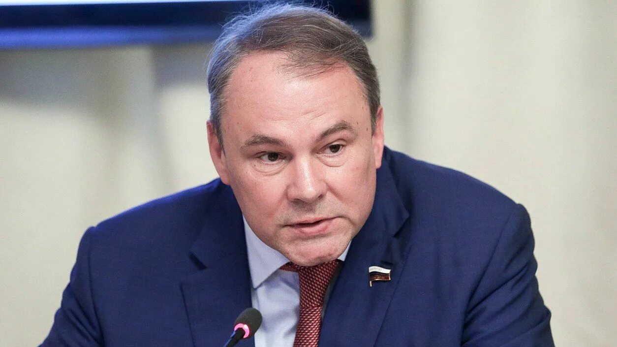 Вице спикер думы. Вице-спикер госдумы петр толстой. крымский политолог. вице спикер. министры рф фото.