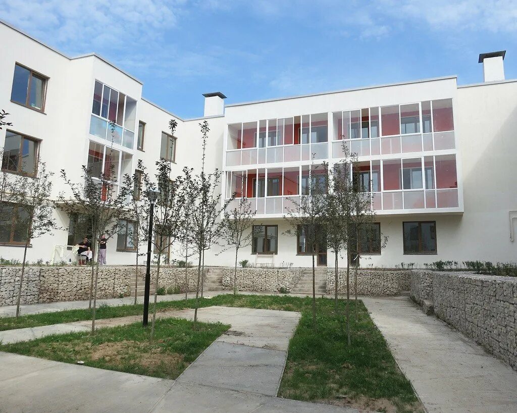 Томас кинкейд водяная мельница. Г домодедово, ул мечты (мкр белые столбы), д. Мечты 26. Мечты 26. Девушки мечты фильм обложка.