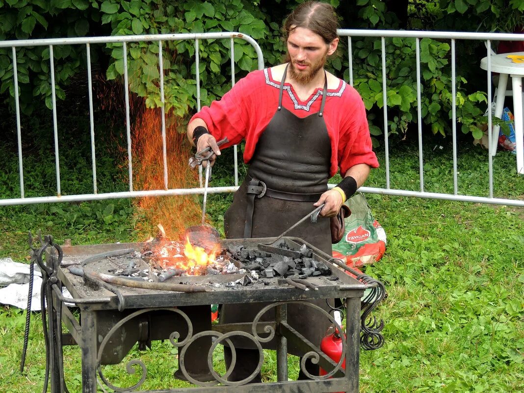 Кузница кузнецова | angry andrew workshop. Церковь анны кашинской в кузнецах. Кузнецы московская область. Деревня кузнецы московская область павловский посад. Деревня кузнецы павлово-посадский район.