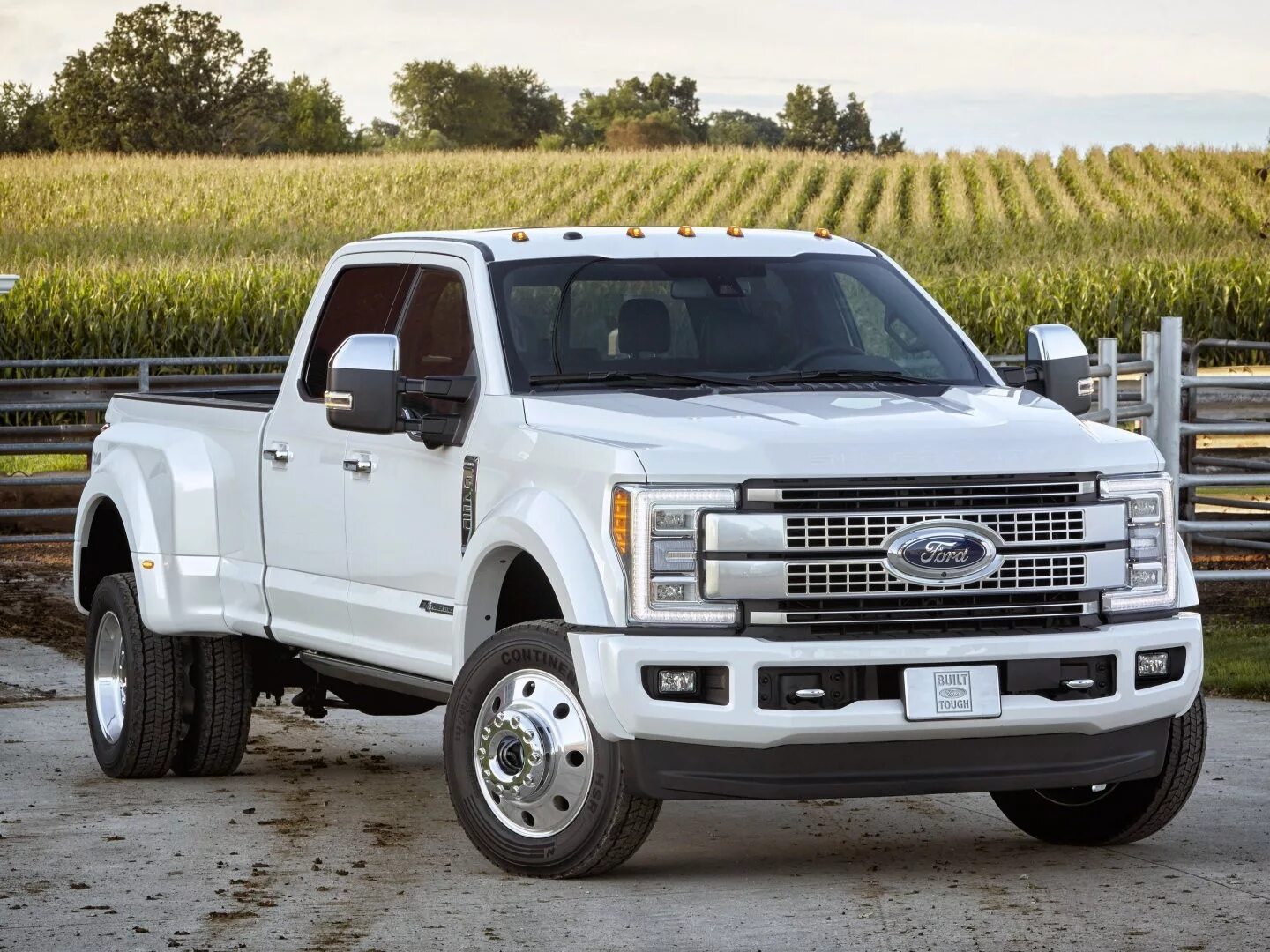 Пикапы категории с. Ford f450 super Duty. Ford f450 super Duty Platinum. Форд ф 450 платинум. Форд ф 450 super Duty.