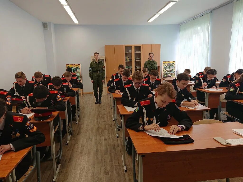Как выглядит кадетский класс Городской конкурс "Смотр строя и песни. Марш Победителям!" проходит у стен Музея