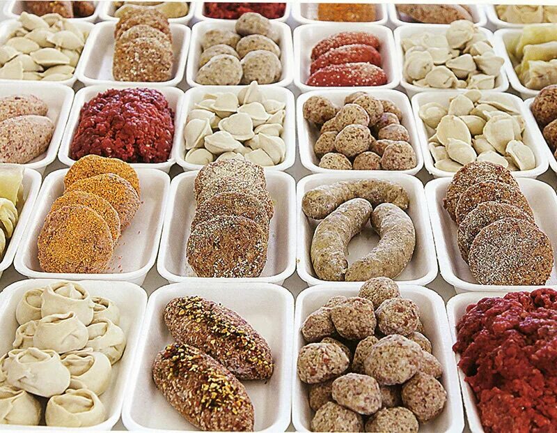 полуфабрикаты. продукты в морозилке. шоковая заморозка продуктов. заморозка готовой продукции. готовая еда полуфабрикаты.