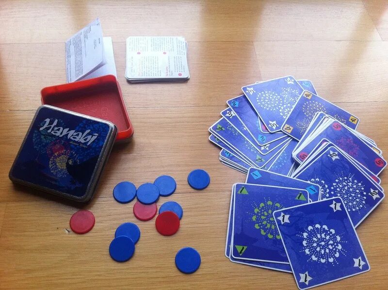 Настолка Ханаби. Hanabi настолка. Настольная игра фейерверки. Салют настольные игры.