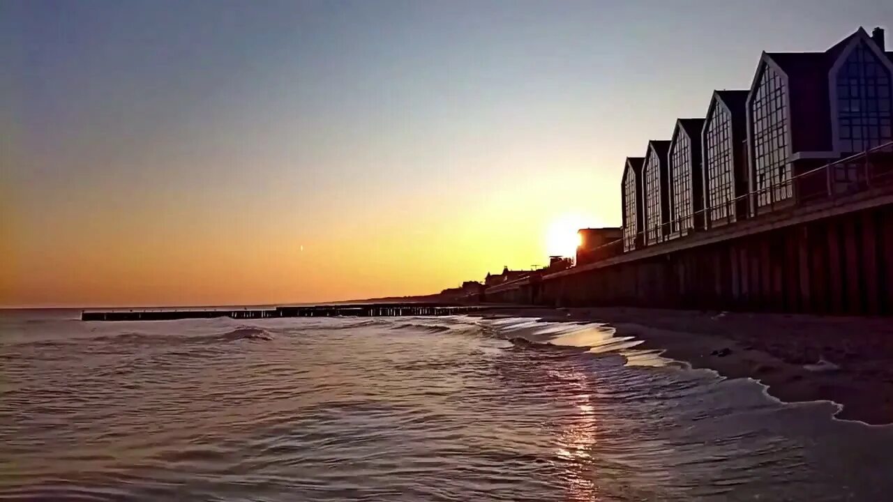 Зеленоградск лайф. Кранц Зеленоградск море. Зеленоградск набережная. Горизонт Зеленоградск. Зеленоградск рассвет.