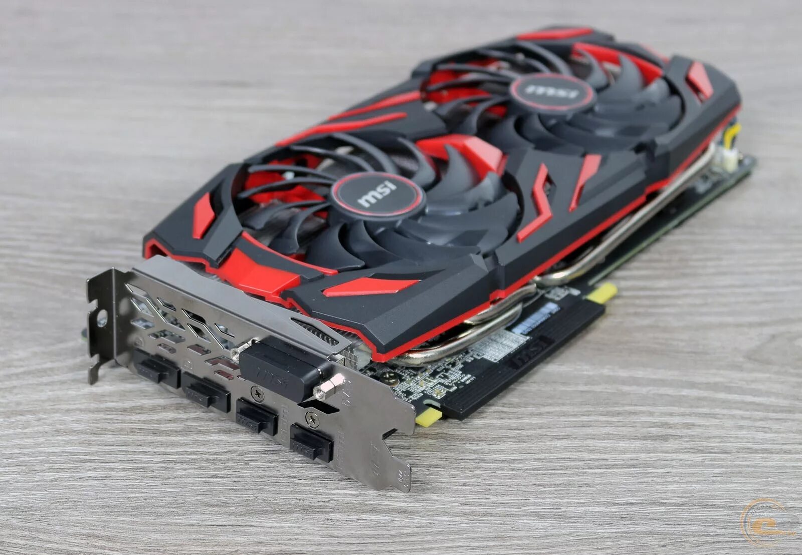 Amd rx 580 series. RX 580. Видеокарта AMD rx580. AMD Radeon RX 580. Видеокарта RX 580.