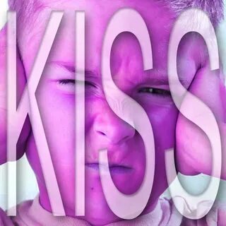 Песня i kissed a boy