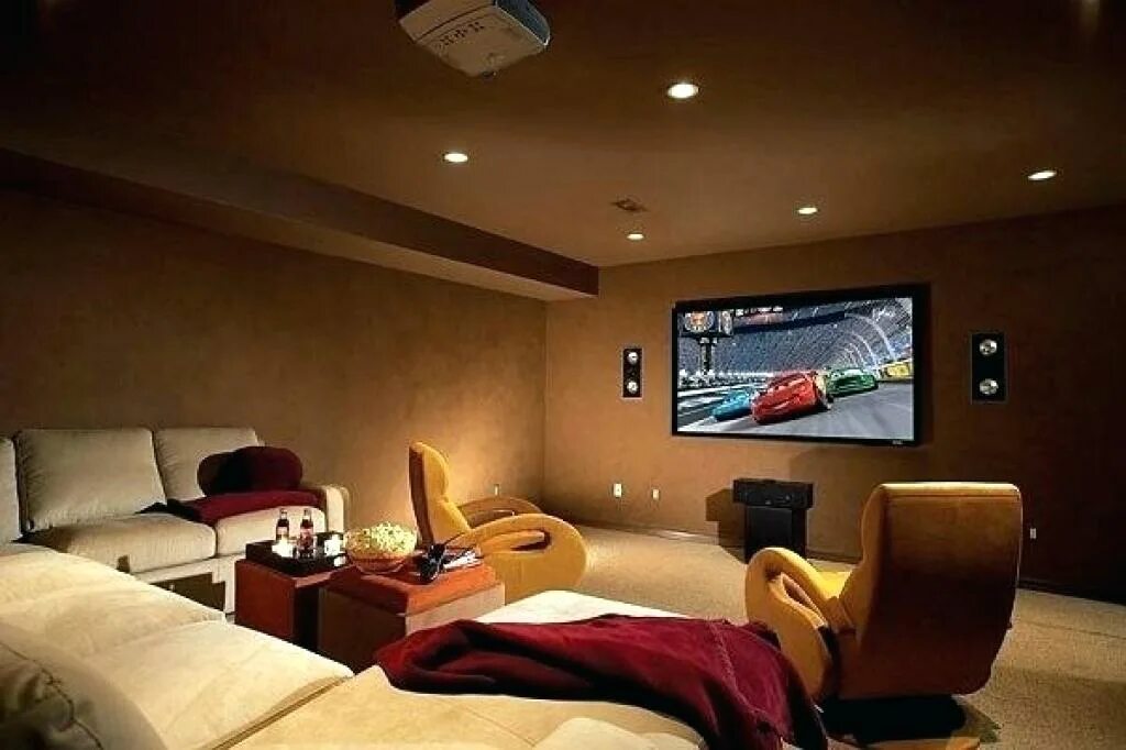 Существует ли телевизор. Проектор для домашнего кинотеатра. Домашний кинотеатр с телевизором. Комната с телевизором. Комната с проектором.