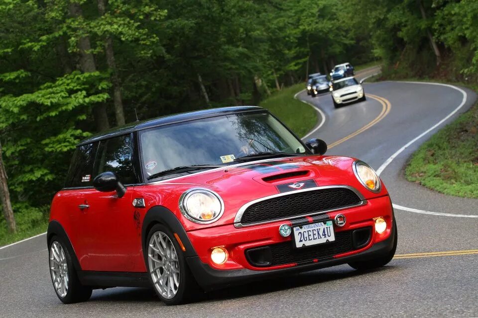 мини купер 2015. мини купер 3. Mini cooper 2007 красный. мини какая страна. мини купер производитель.