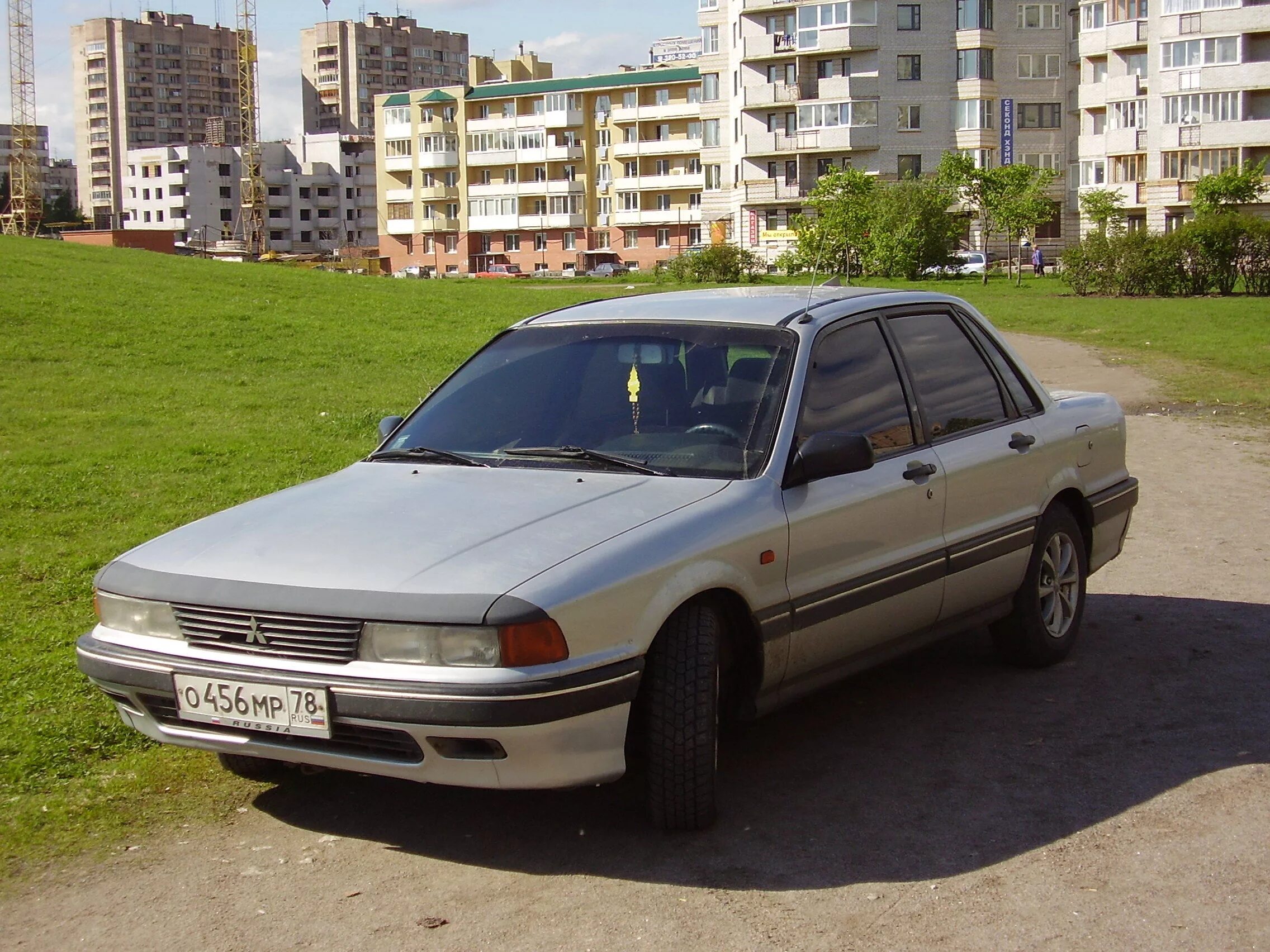 Митсубиси 1990. Митсубиси Галант 1990. Mitsubishi Галант 1990. Митсубиси Галант 90 года. Митсубиси Галант 1990 года.