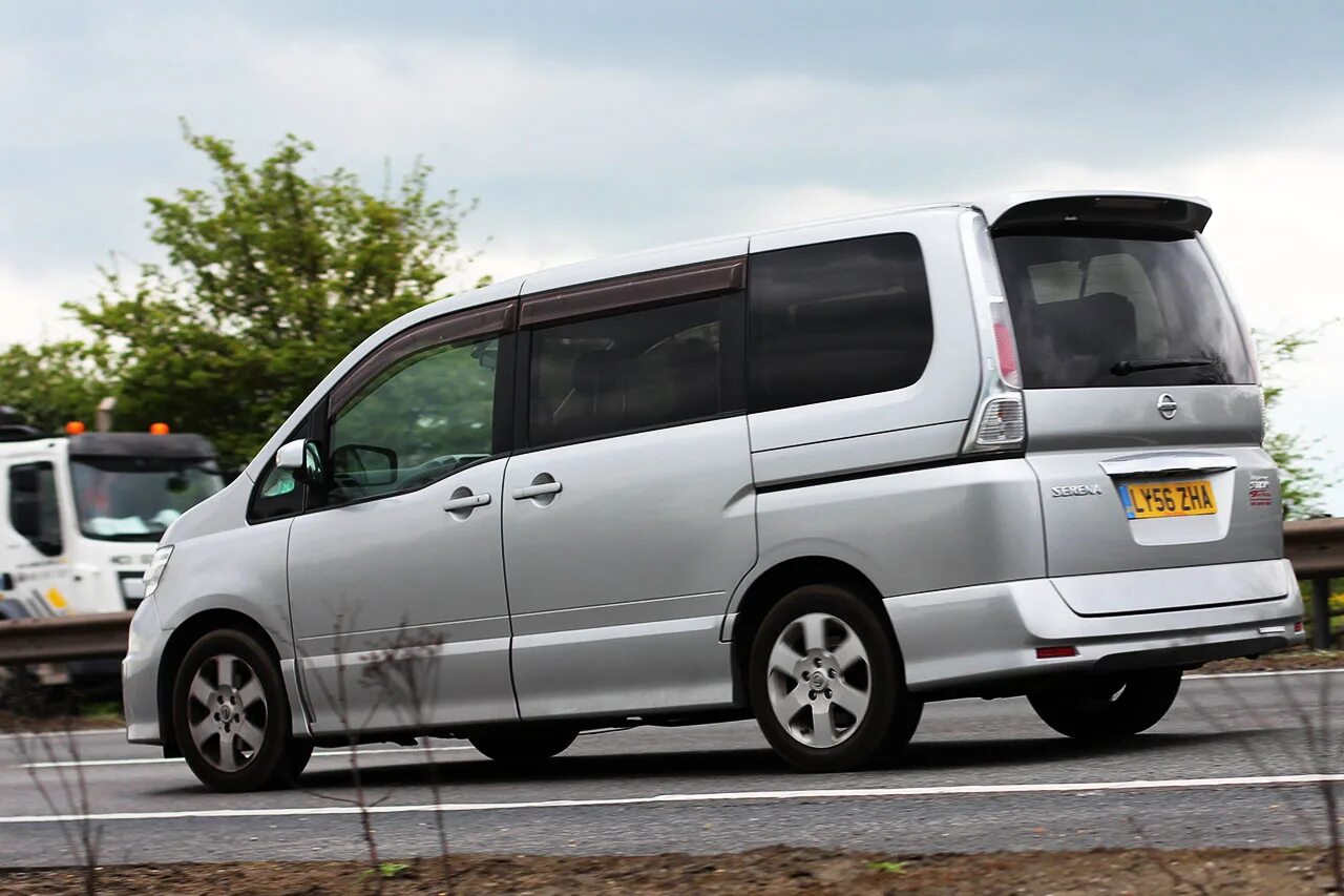 Nissan Serena 2003. Ниссан Серена 3. Ниссан сирена Ларго. Ниссан сирена 2023.