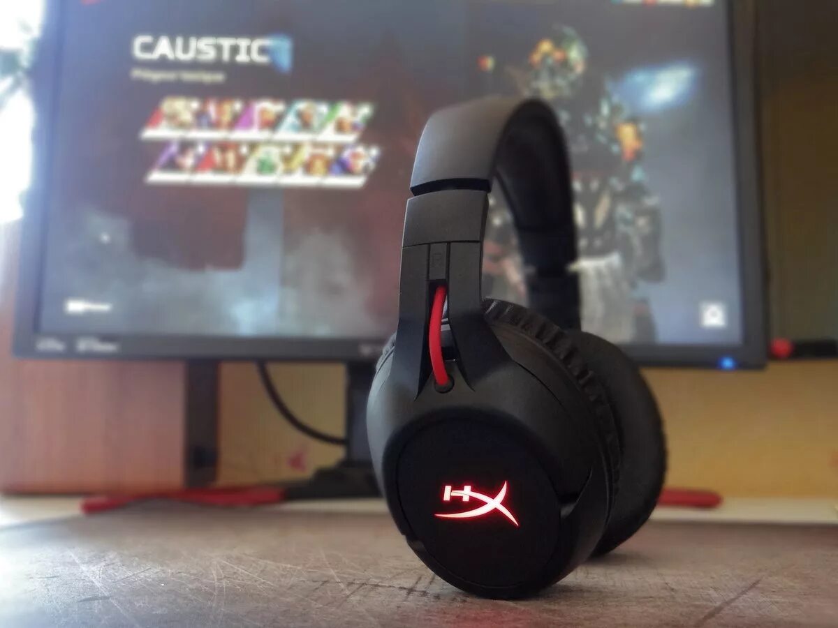 Hyperx ngenuity наушники. Наушники HYPERX cloud Flight. HYPERX cloud Flight Xbox. HYPERX cloud Flight зарядка. HYPERX cloud Flight упаковка фмшещ.