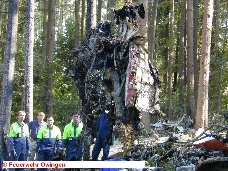 Авиакатастрофа над Боденским озером 2002. 1 Июля 2002 года столкновение над Боденским озером. Боденское озеро авиакатастрофа. Авиакатастрофа над Боденским озером. Самолет разбился с ребенком